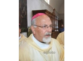 Caro mons. Urso,
sulle coppie gay si sbaglia